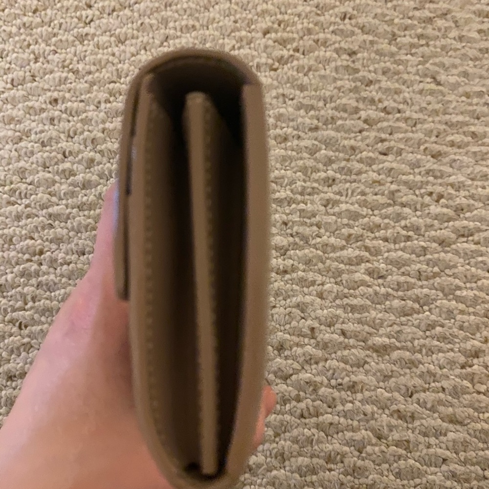Louis Vuitton Sarah Wallet in Vernis Monogram - Picture 11 of 11